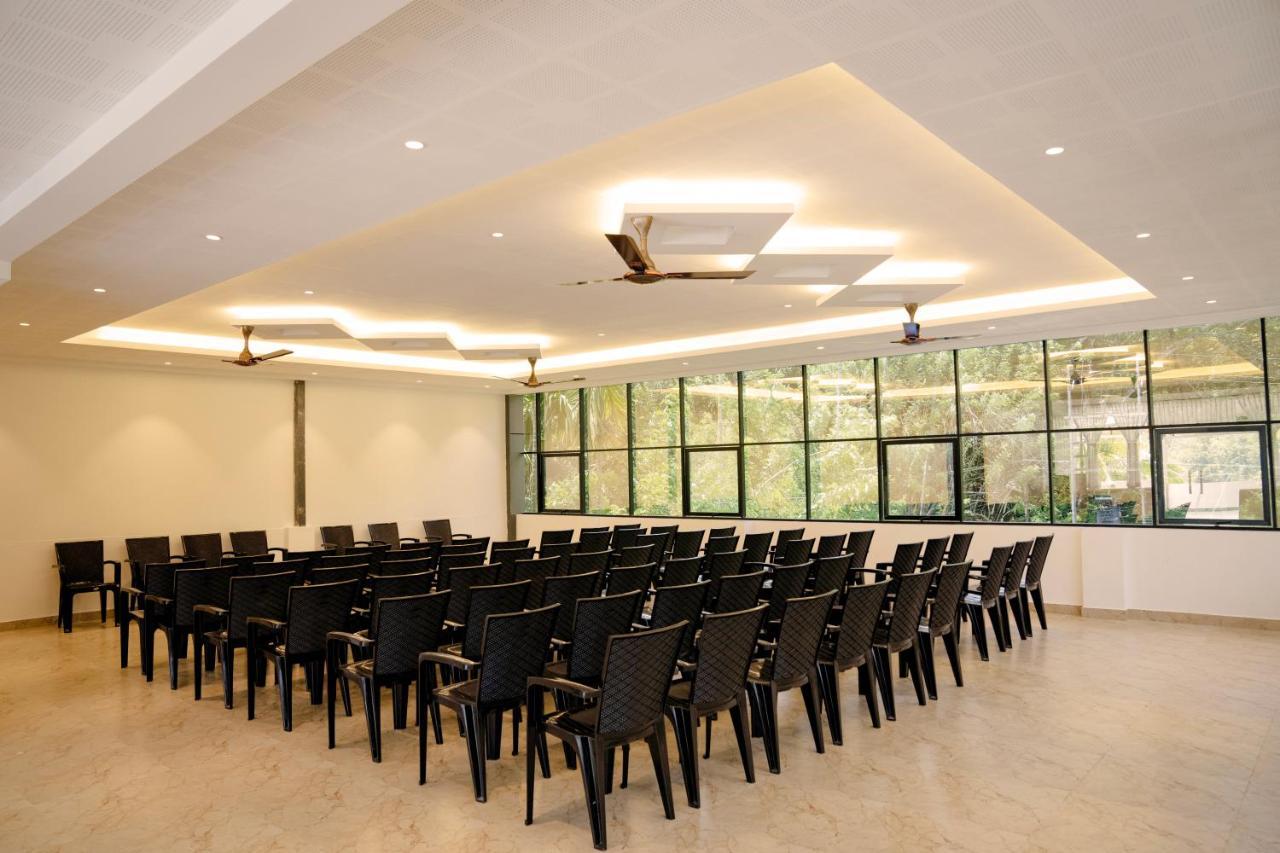 Bluemist Resorts Athirappilly Luaran gambar
